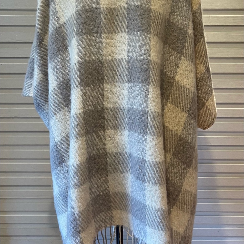 NWT Tan and Gray Lauren Conrad Fringe Knit Cape Poncho One Size - Picture 5 of 12
